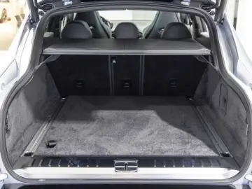 ASTON MARTIN DBX 707