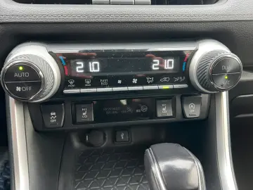 TOYOTA RAV4 4x2 Comfort LED Kamera SzHz Garantie MwSt