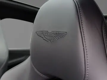 ASTON MARTIN DBX 707 Storm Purple Onyx Black