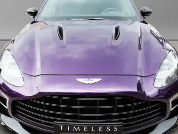 ASTON MARTIN DBX 707 Storm Purple Onyx Black