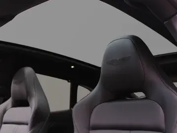 ASTON MARTIN DBX 707 Storm Purple Onyx Black