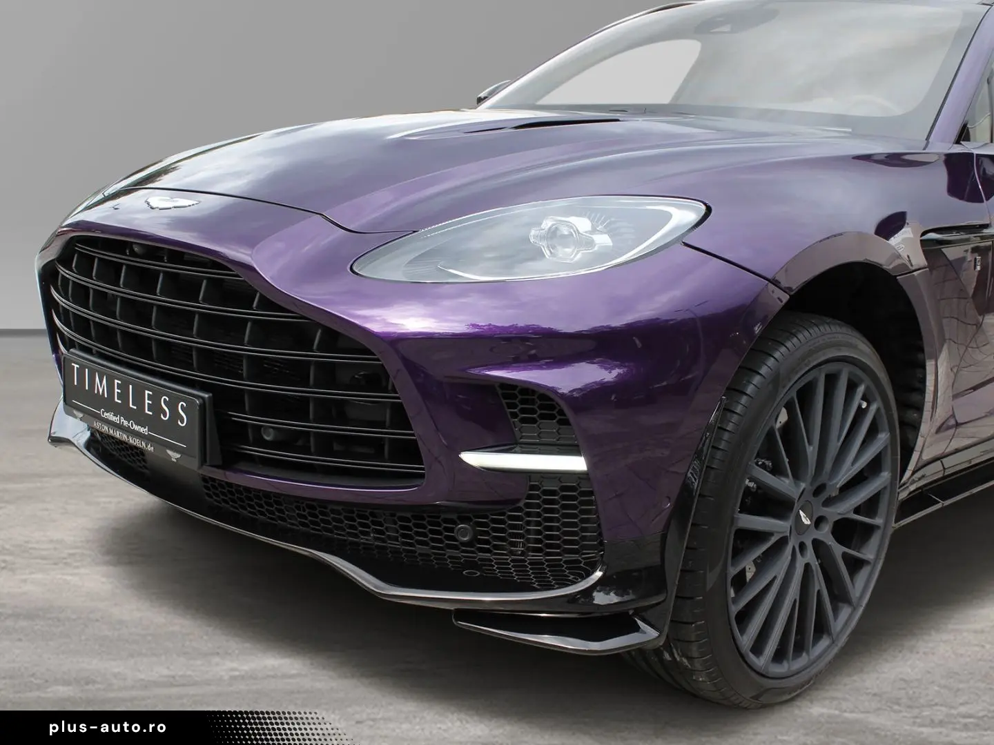 ASTON MARTIN DBX 707 Storm Purple Onyx Black