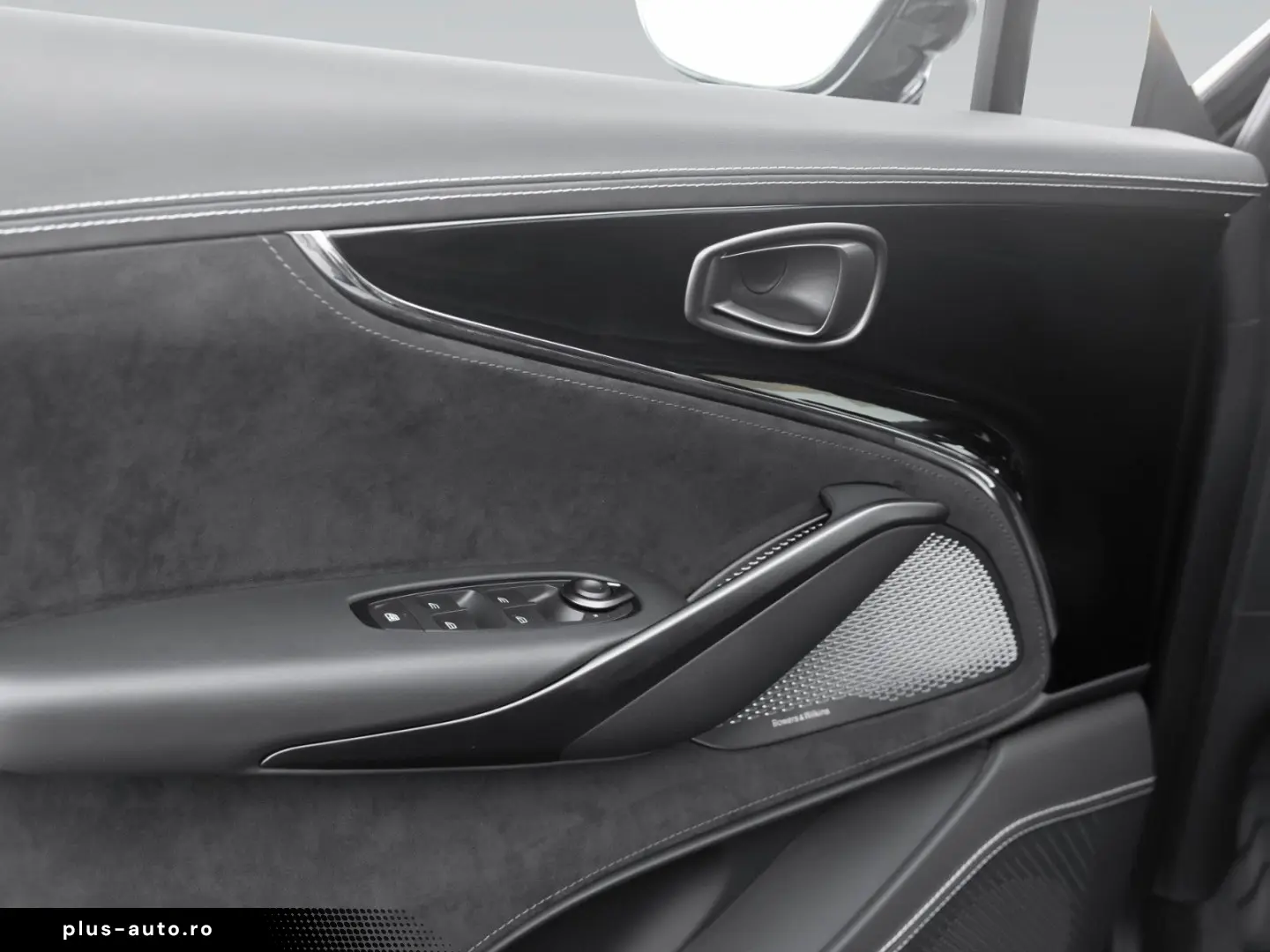 ASTON MARTIN DBX707   Remote Heat   Signature Paint