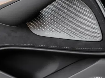 ASTON MARTIN DBX707   Remote Heat   Signature Paint