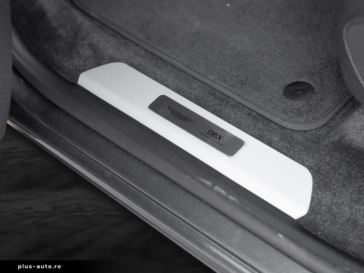 ASTON MARTIN DBX707   Remote Heat   Signature Paint