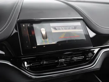 ASTON MARTIN DBX707   Remote Heat   Signature Paint