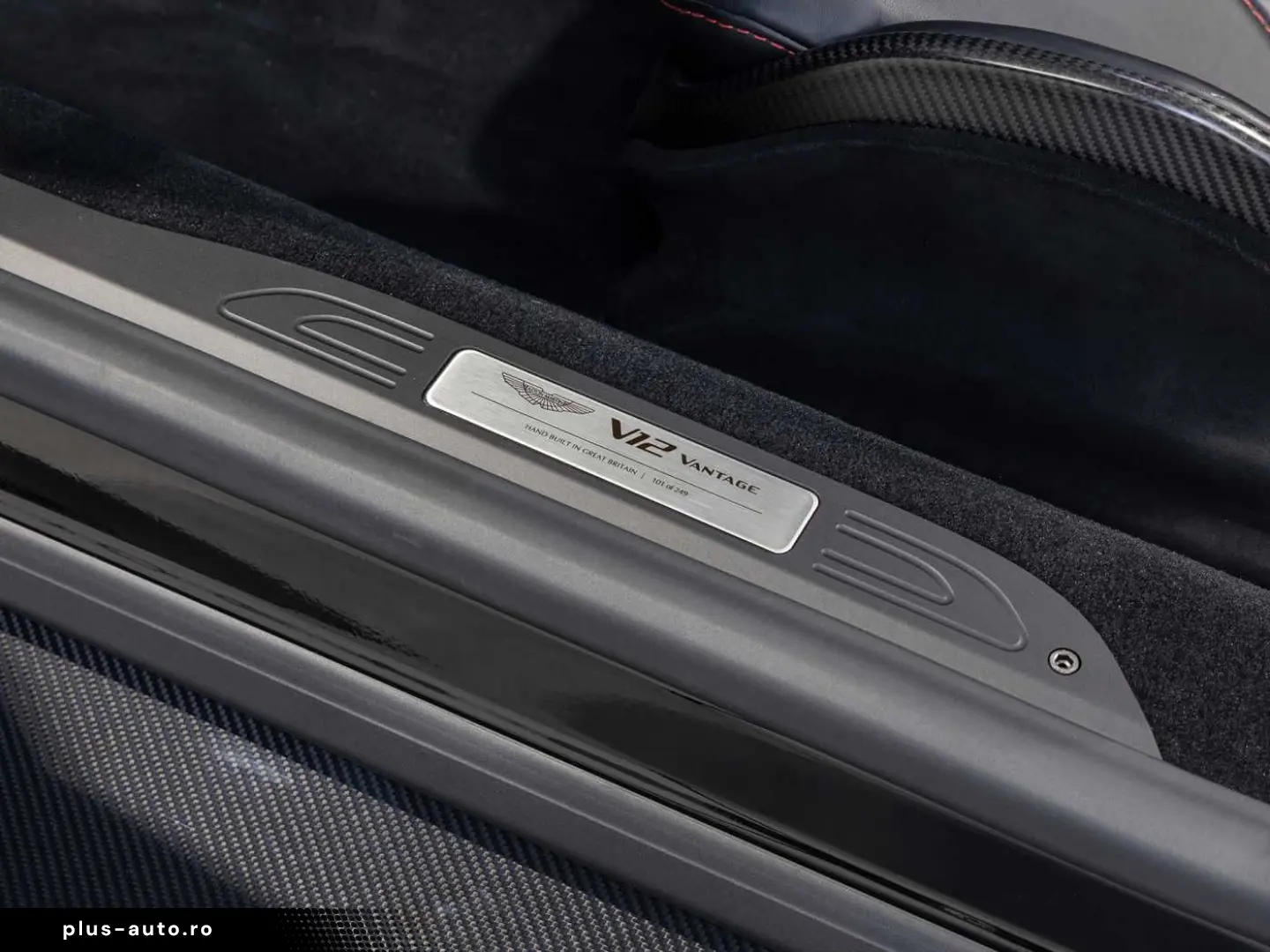 ASTON MARTIN New Vantage V12 Roadster