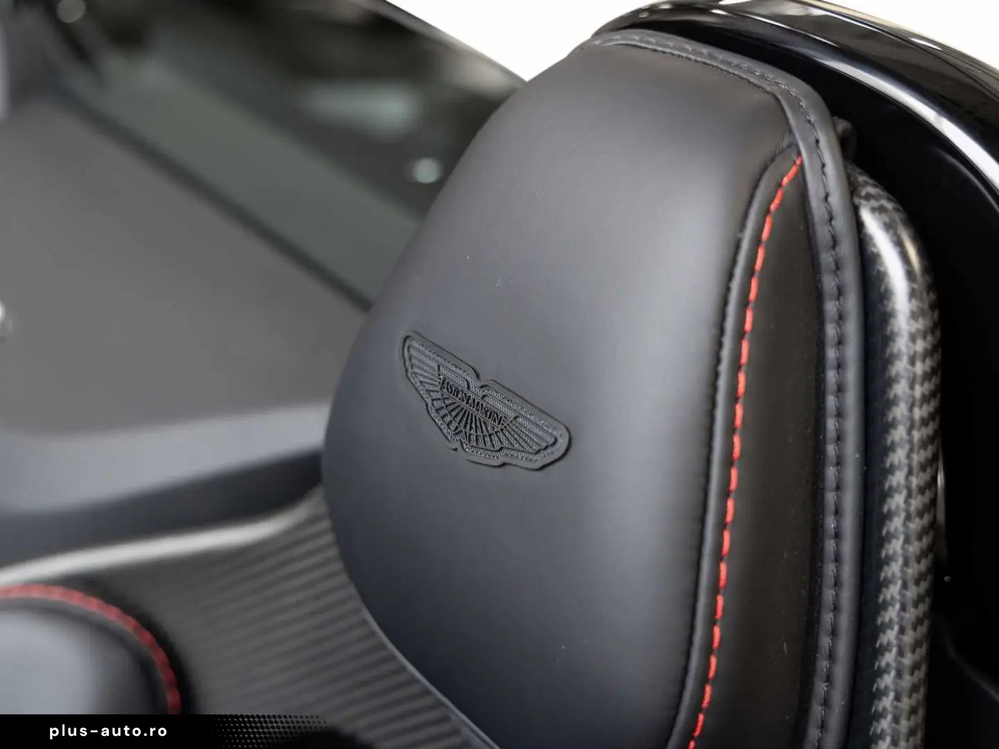 ASTON MARTIN New Vantage V12 Roadster