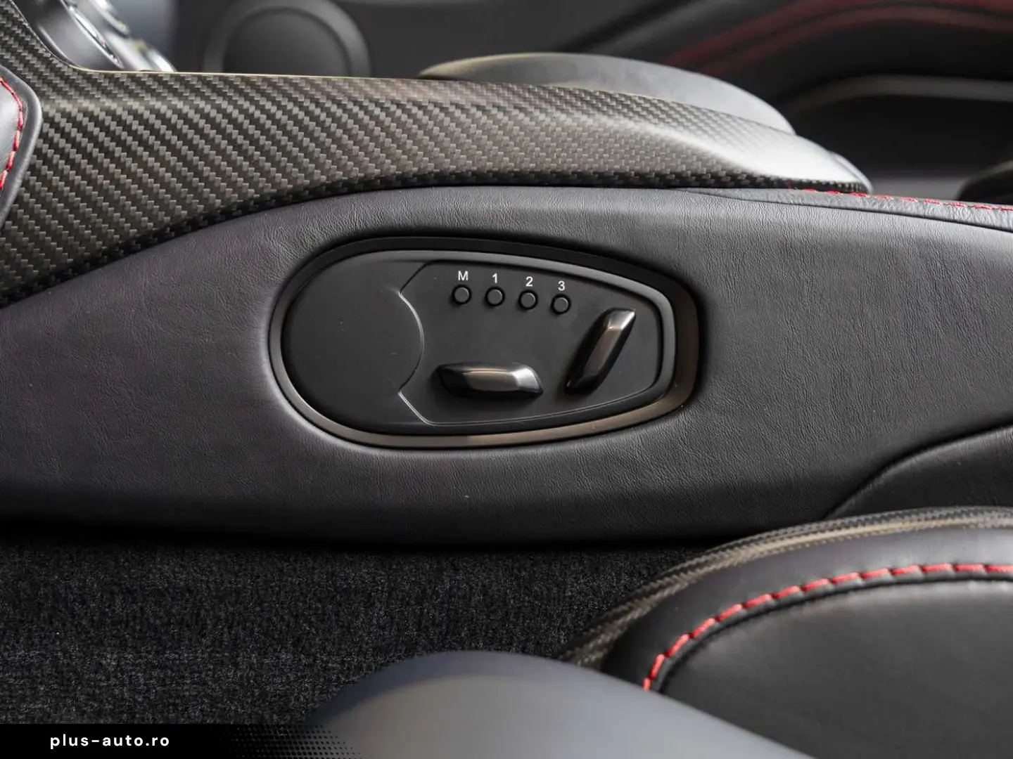 ASTON MARTIN New Vantage V12 Roadster