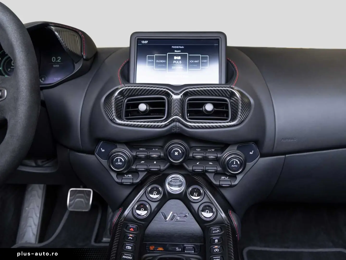 ASTON MARTIN New Vantage V12 Roadster