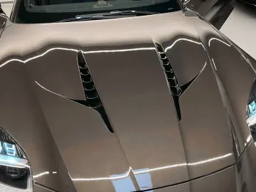 ASTON MARTIN Vanquish Coupe