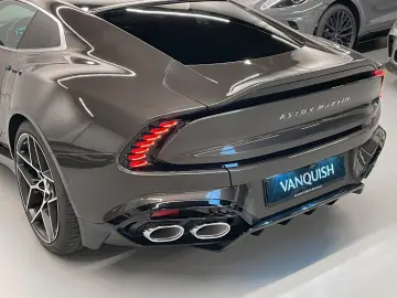 ASTON MARTIN Vanquish Coupe
