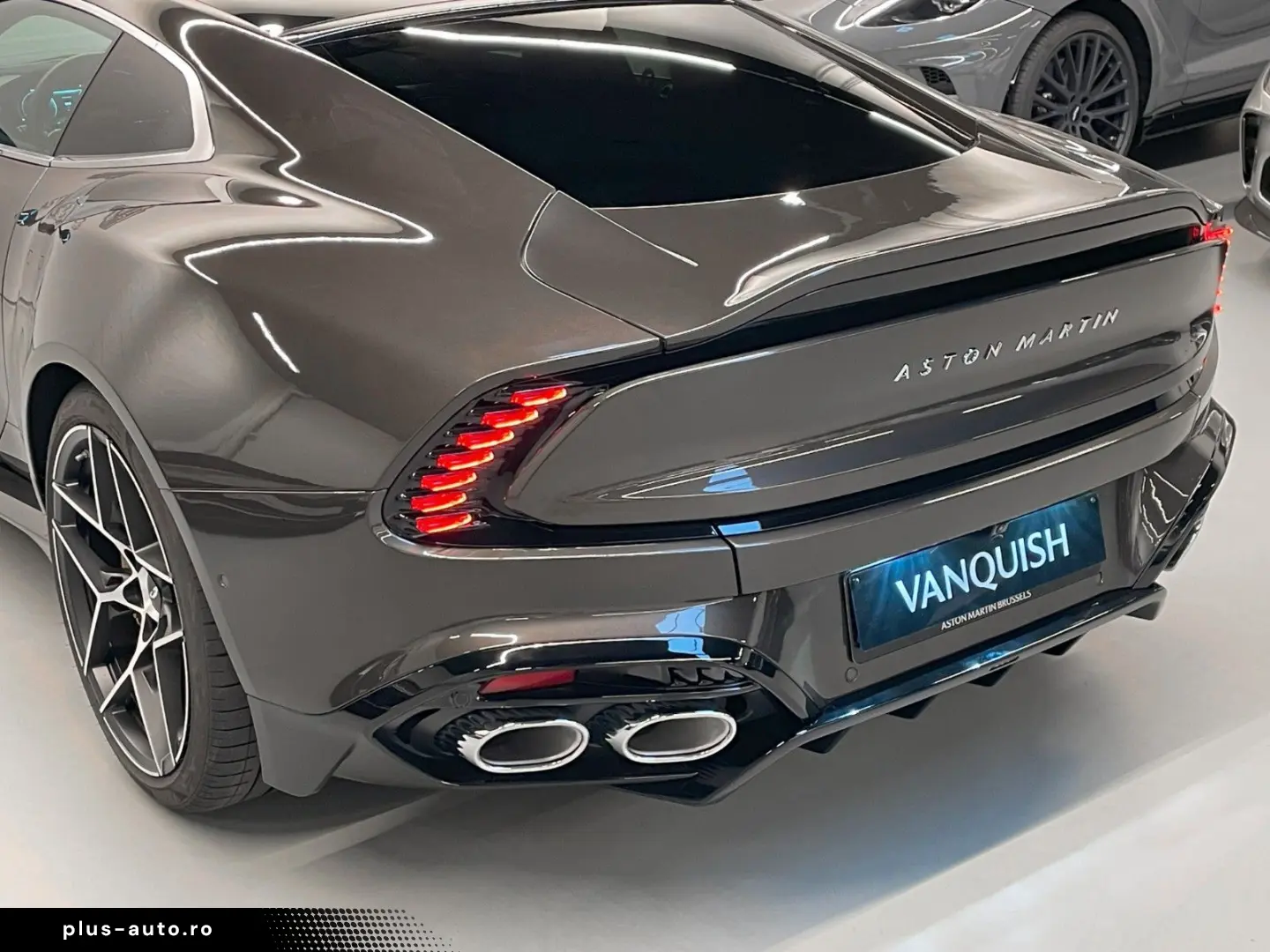ASTON MARTIN Vanquish Coupe