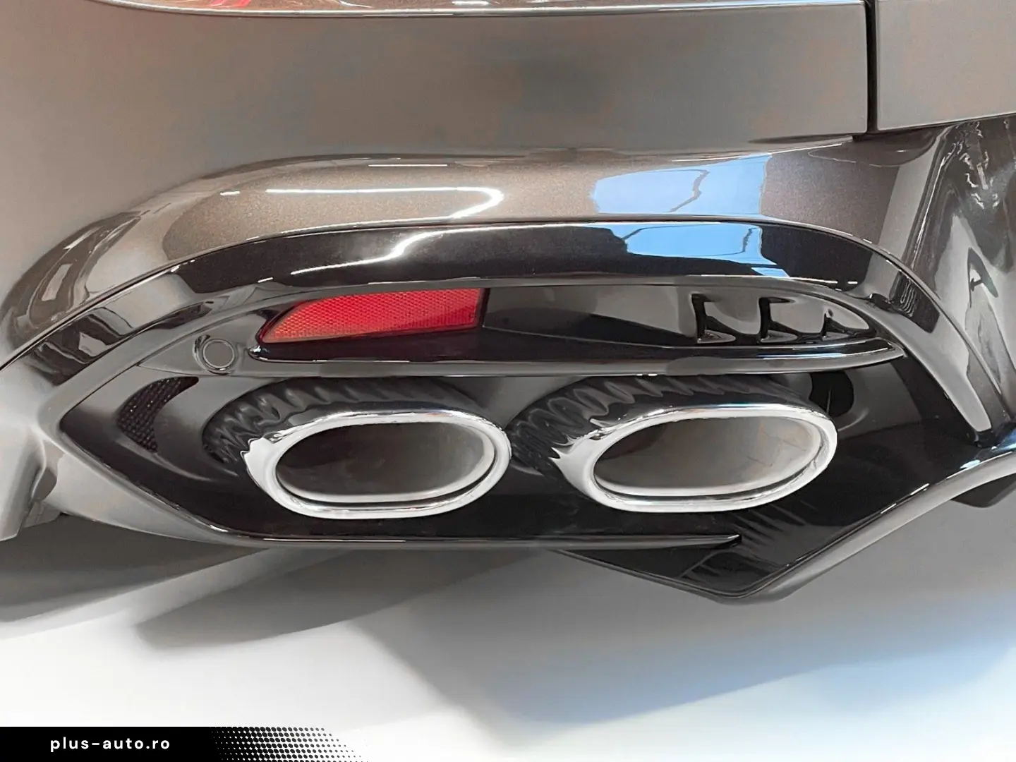 ASTON MARTIN Vanquish Coupe