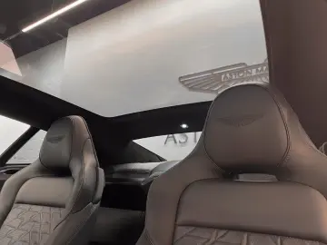 ASTON MARTIN Vanquish Coupe