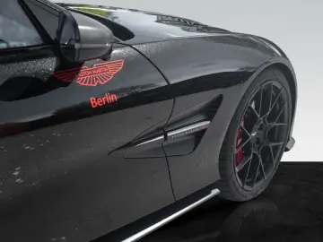 ASTON MARTIN Vanquish   Full Satin Carbon