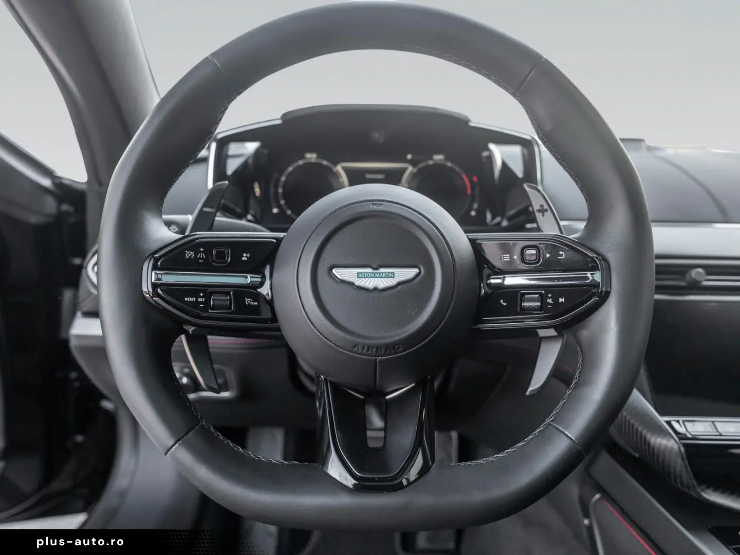 ASTON MARTIN Vanquish   Full Satin Carbon