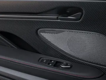 ASTON MARTIN Vanquish   Full Satin Carbon