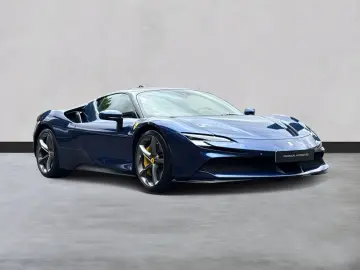 FERRARI SF90 Stradale