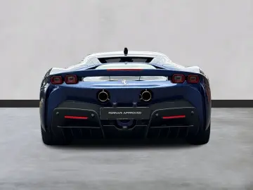 FERRARI SF90 Stradale