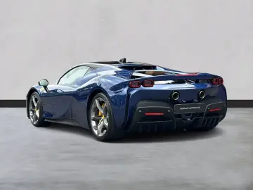 FERRARI SF90 Stradale