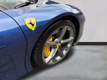 FERRARI SF90 Stradale