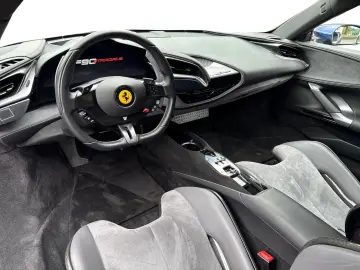 FERRARI SF90 Stradale