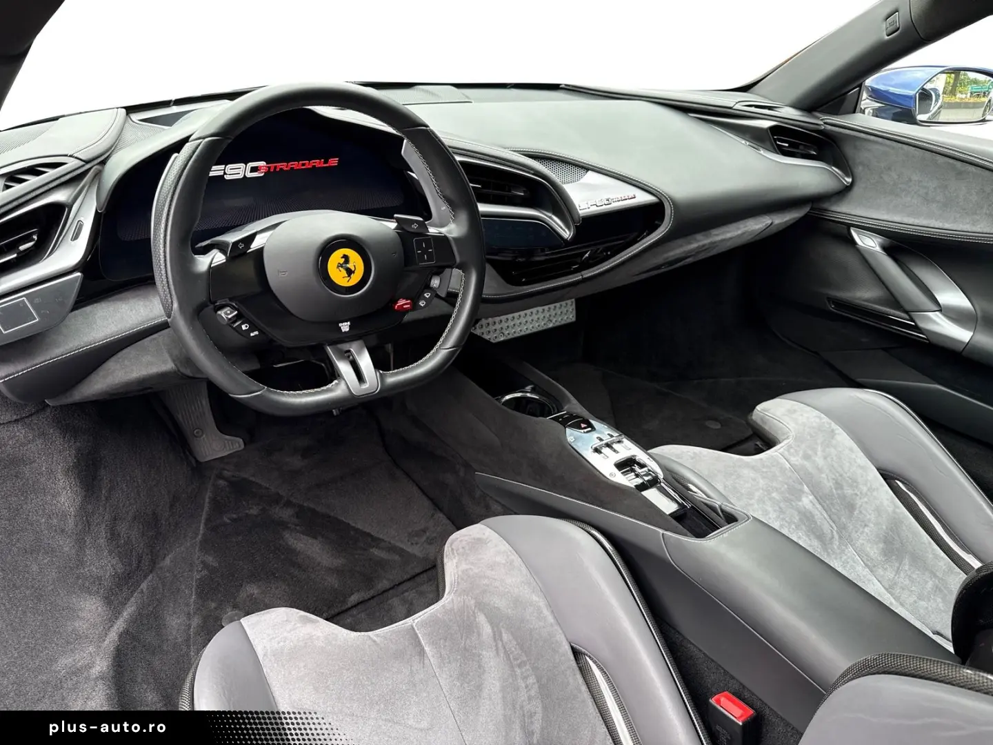 FERRARI SF90 Stradale