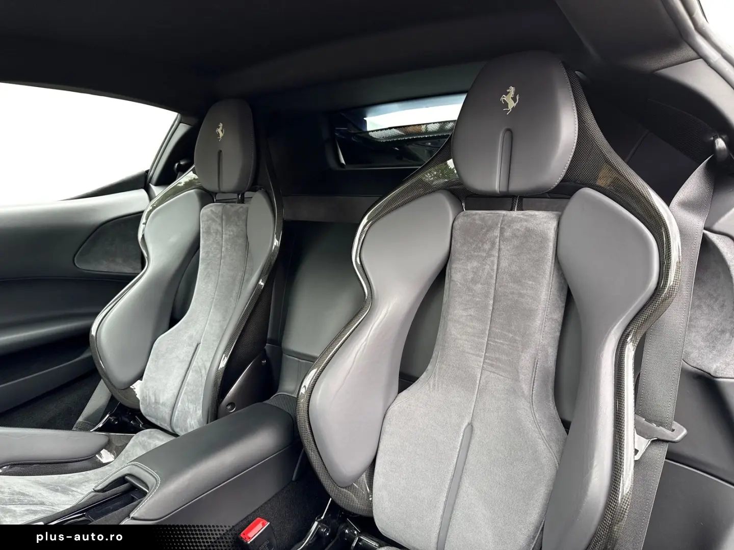 FERRARI SF90 Stradale