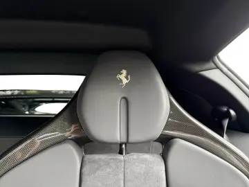 FERRARI SF90 Stradale