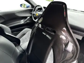 FERRARI SF90 Stradale