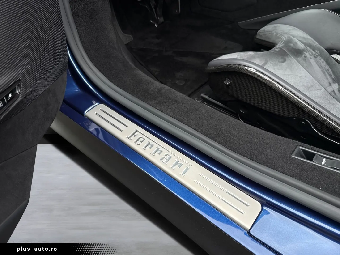 FERRARI SF90 Stradale