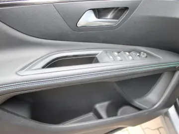 PEUGEOT 3008 136 MHEV Allure Pack  eDCS6  NAVI KAMERA