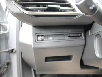 PEUGEOT 3008 136 MHEV Allure Pack  eDCS6  NAVI KAMERA