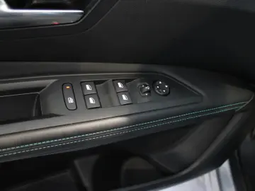 PEUGEOT 3008 136 MHEV Allure Pack  eDCS6  NAVI KAMERA