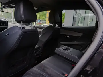 PEUGEOT 3008 1.2 GT SHZ KAMERA NAVI W-LAN ACC FACEL. LED