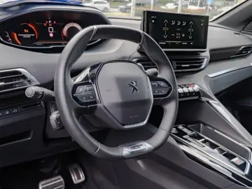 PEUGEOT 3008 1.2 GT SHZ KAMERA NAVI W-LAN ACC FACEL. LED