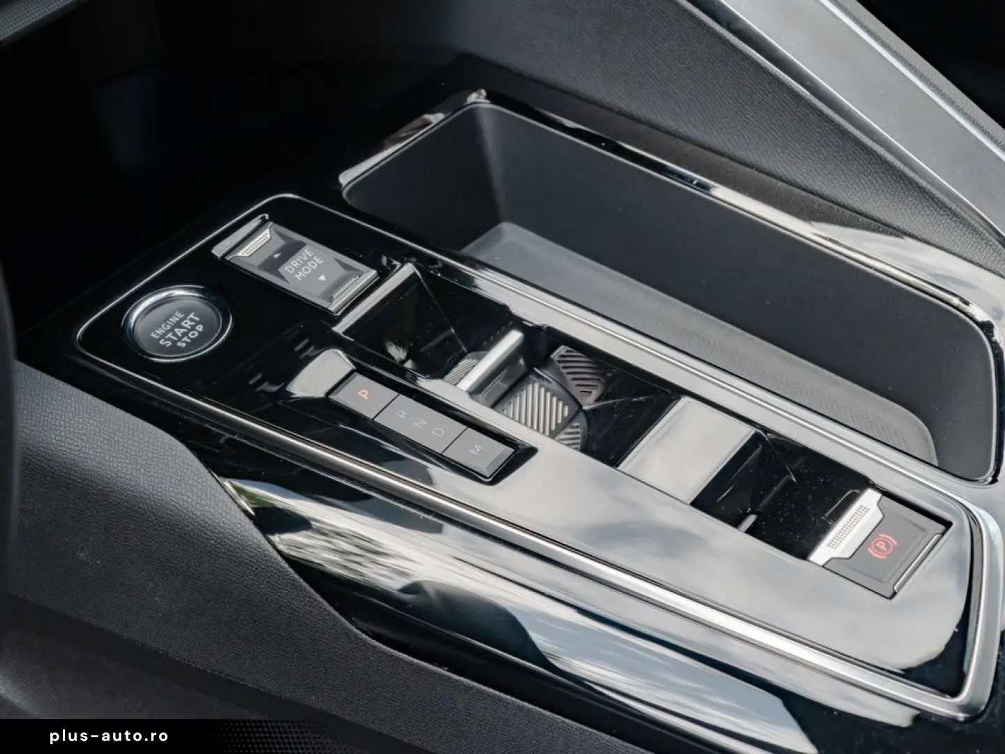 PEUGEOT 3008 1.2 GT SHZ KAMERA NAVI W-LAN ACC FACEL. LED