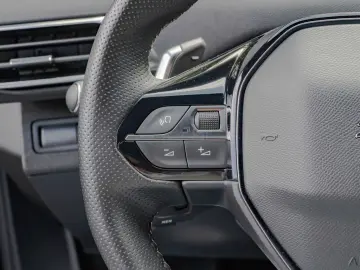 PEUGEOT 3008 1.2 GT SHZ KAMERA NAVI W-LAN ACC FACEL. LED