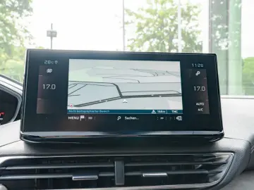 PEUGEOT 3008 1.2 GT SHZ KAMERA NAVI W-LAN ACC FACEL. LED