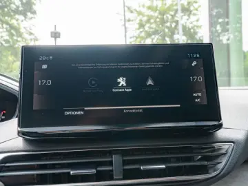 PEUGEOT 3008 1.2 GT SHZ KAMERA NAVI W-LAN ACC FACEL. LED