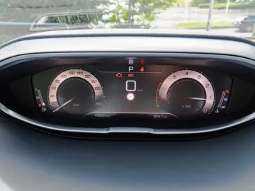 PEUGEOT 3008 1.2 GT SHZ KAMERA NAVI W-LAN ACC FACEL. LED