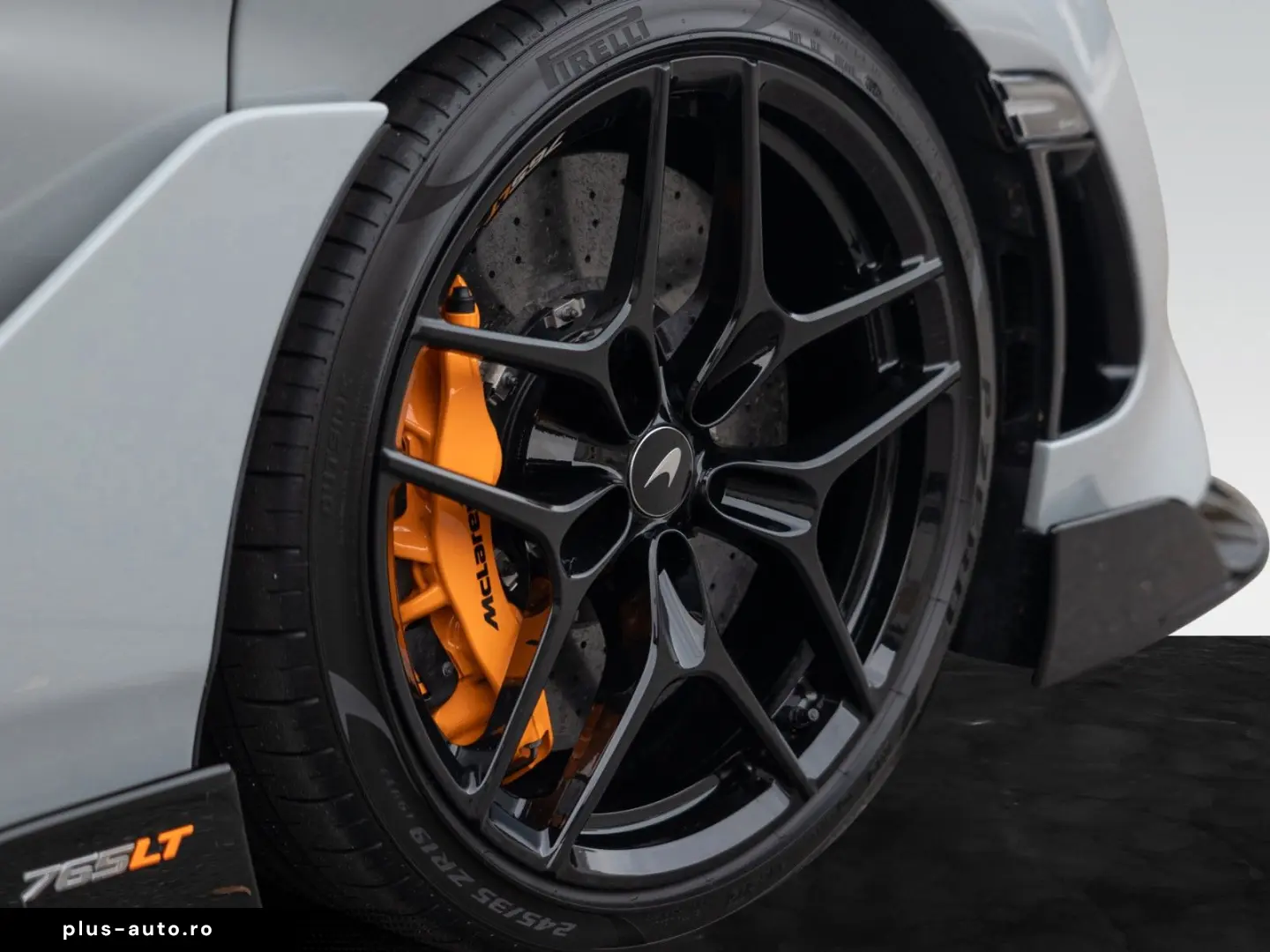 MCLAREN 765LT Spider   MSO Dove Grey   Carbon Exterior