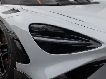 MCLAREN 765LT Spider   MSO Dove Grey   Carbon Exterior