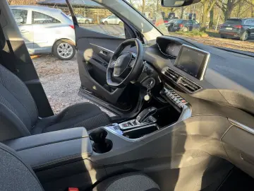 PEUGEOT 3008 Active Business Automatik Top Zustand