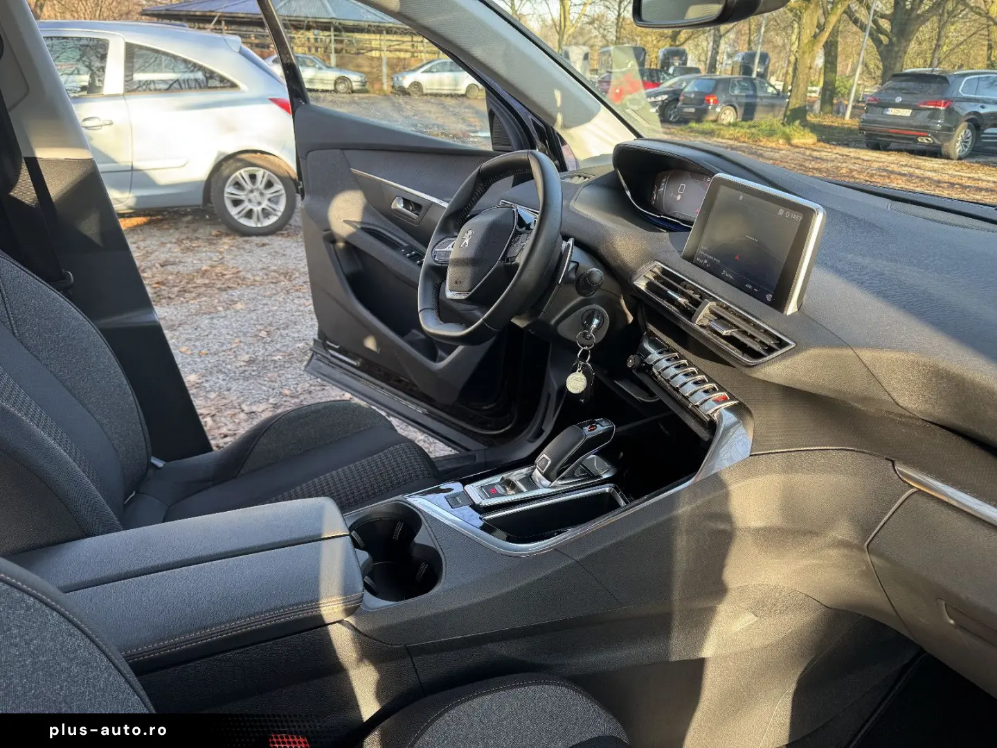 PEUGEOT 3008 Active Business Automatik Top Zustand