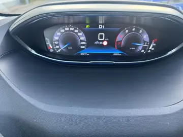 PEUGEOT 3008 Active Business Automatik Top Zustand