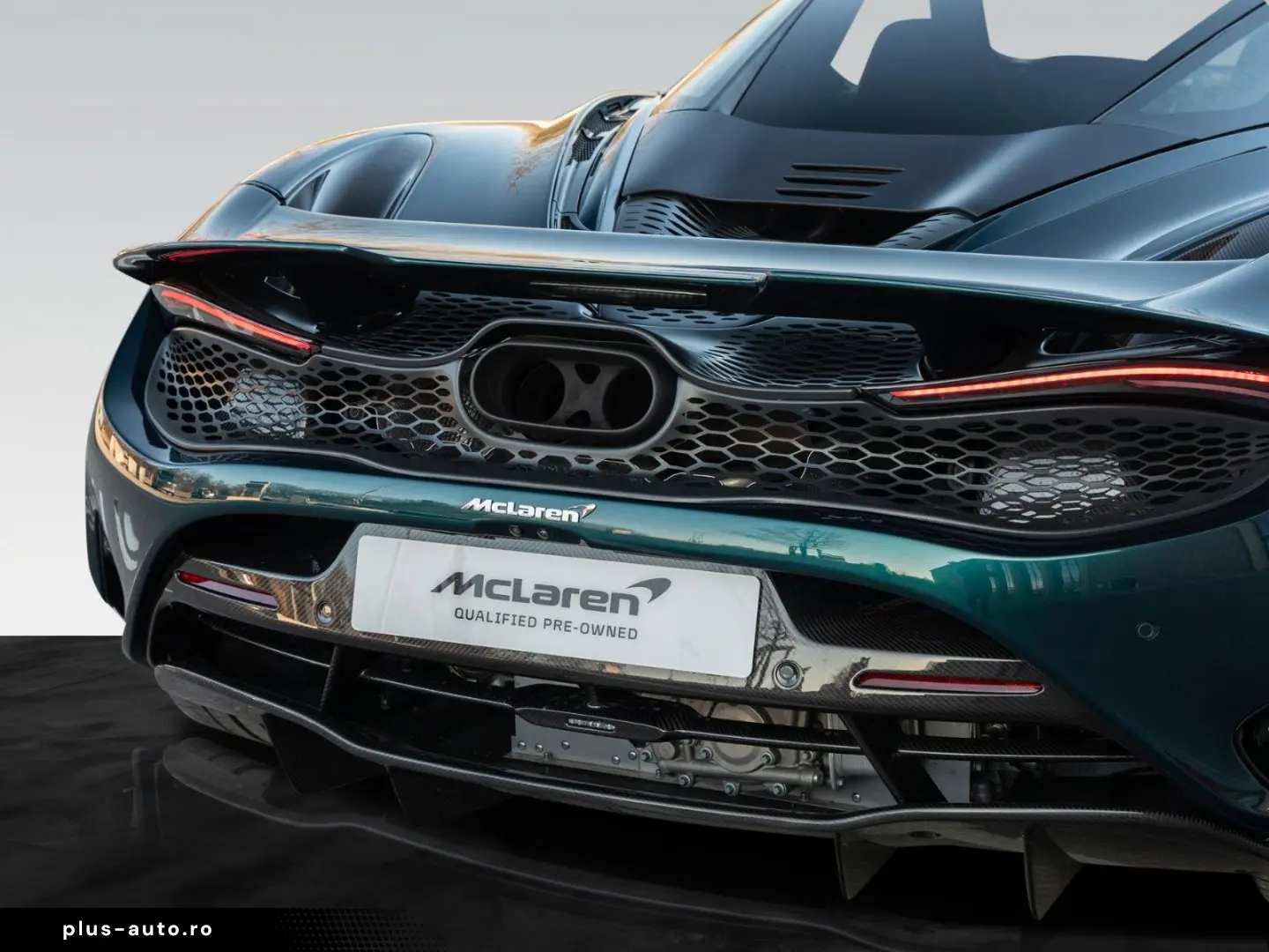 MCLAREN 750S Coupé    Carbon Exterior & Interior   Lift