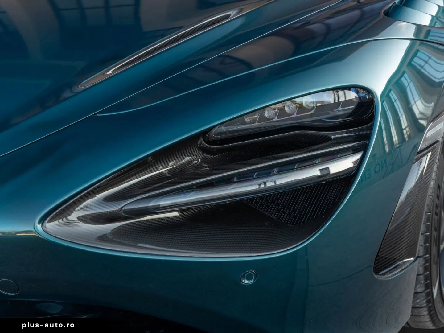 MCLAREN 750S Coupé    Carbon Exterior & Interior   Lift