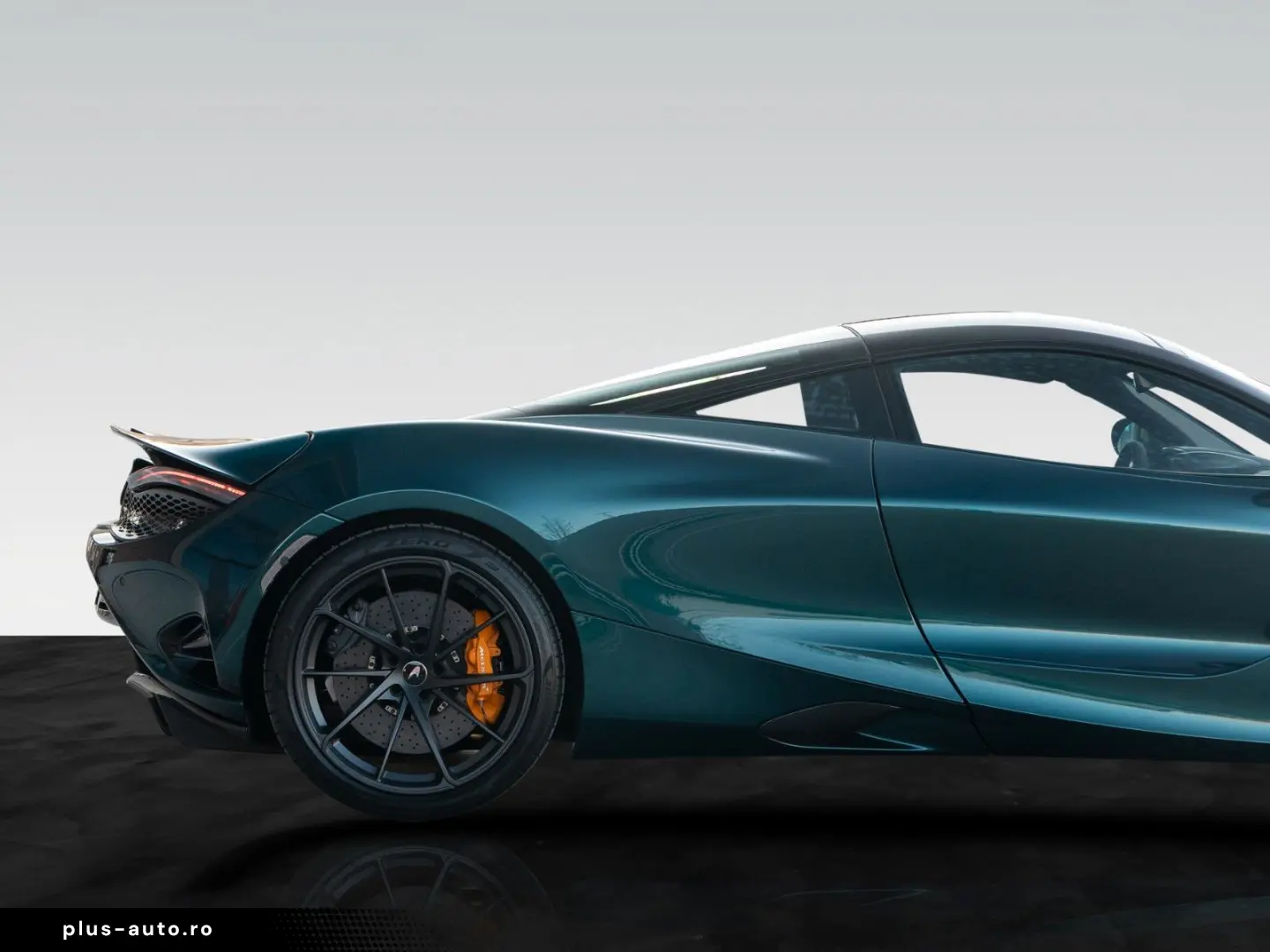 MCLAREN 750S Coupé    Carbon Exterior & Interior   Lift